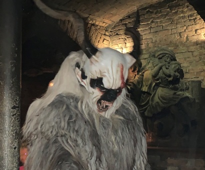 ČERTI KRAMPUS VE STŘEDOVĚKÉ KRČMĚ